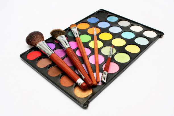 彩色眼影与腮红图片下载