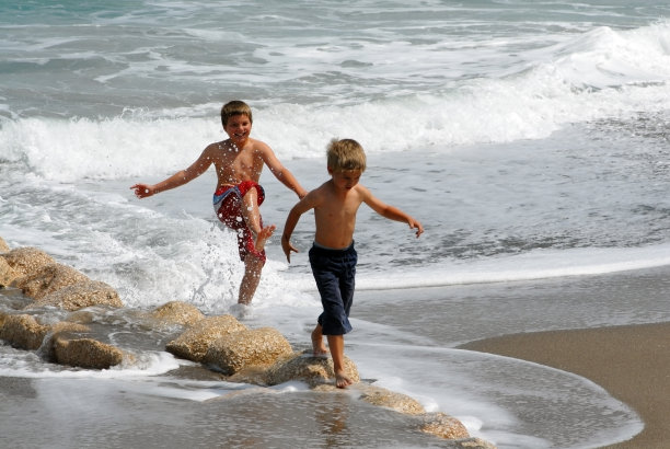 溅孩子图片下载