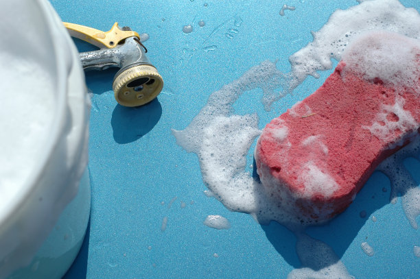 衣服又堆车图片下载