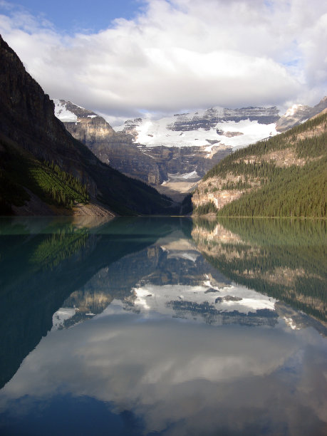 露易丝湖图片下载