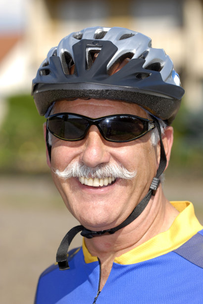 高级自行车头盔图片下载