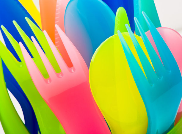 彩色塑料刀，叉和勺子图片下载