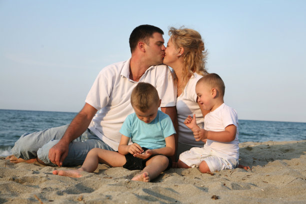 幸福的家庭图片下载