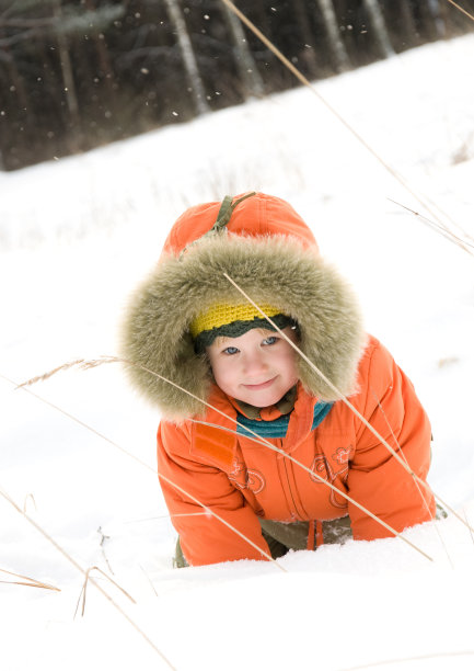 chilld在雪图片下载