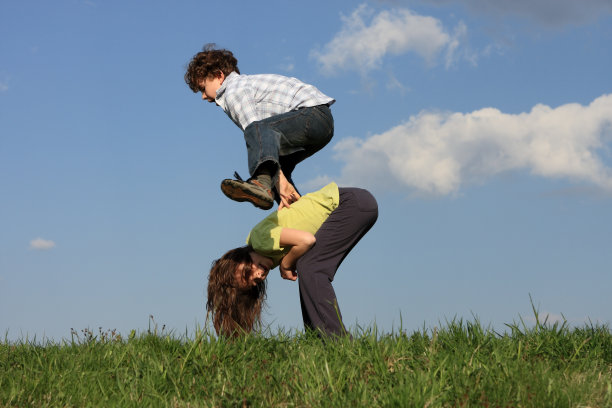 孩子们跳户外图片下载