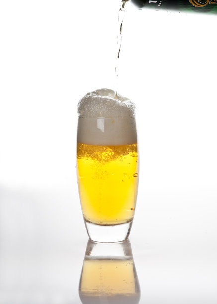 啤酒杯图片下载