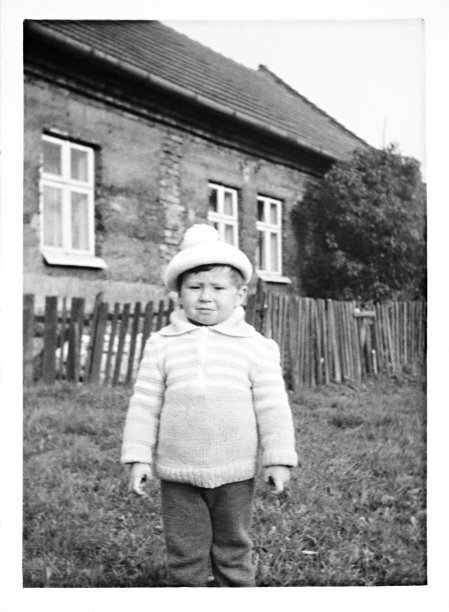 年轻的男孩图片下载