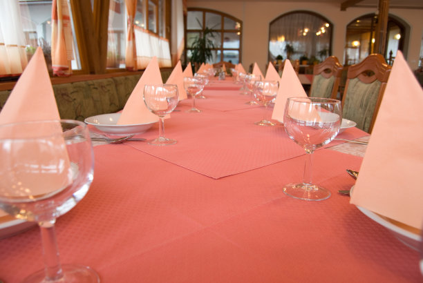 表设置。准备好客人。图片下载