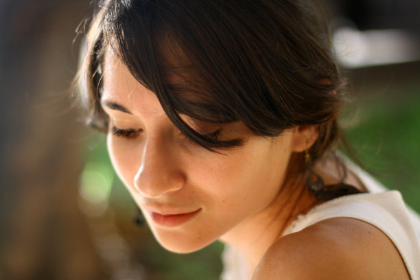 美丽女孩的思维图片下载