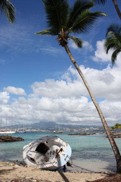 马提尼克岛的渔船图片下载