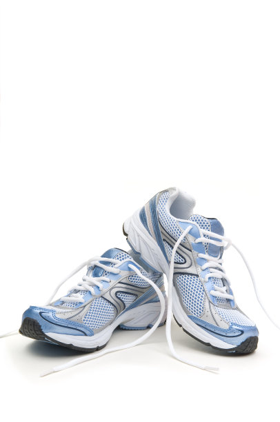 一双跑鞋图片下载