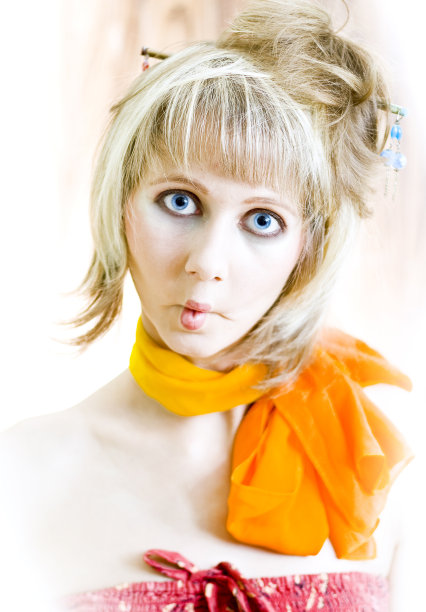 女孩肖像与娃娃化妆图片下载