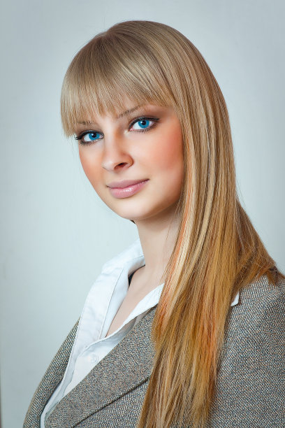 深蓝色的眼睛图片下载