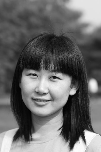 年轻的亚洲美女的黑白肖像图片下载