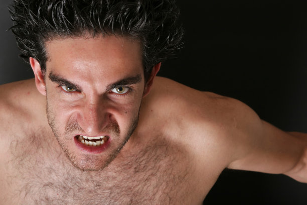 生气的人图片下载