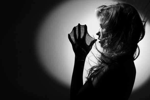 网格中的美女图片下载