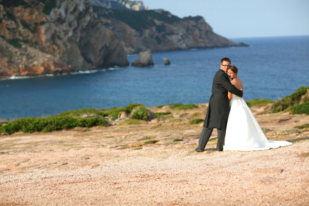 浪漫的新娘和新郎图片下载