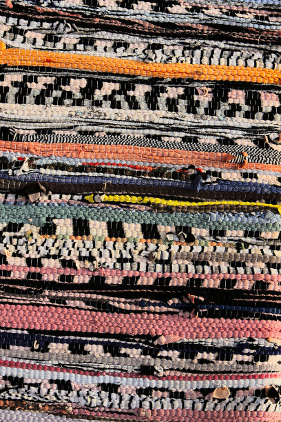 色彩柔和，有民族特色的地毯图片下载