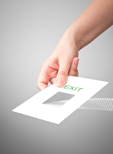 对问题的逃避、退出和解决的抽象隐喻图片下载