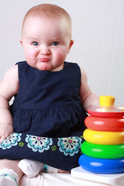 愤怒的婴儿图片下载