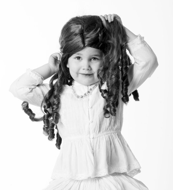 戴假发的女孩图片下载