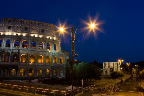 罗马斗兽场和君士坦丁拱门图片下载