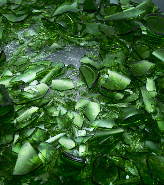 破碎的玻璃图片下载