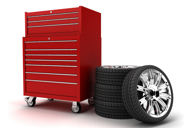 红色工具箱和一套轮子图片下载