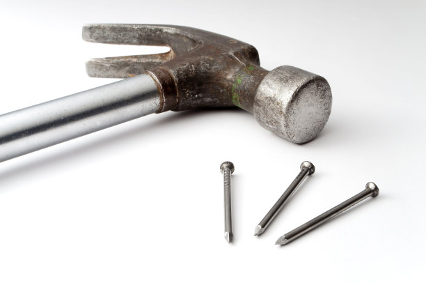 锤子和钉子图片下载