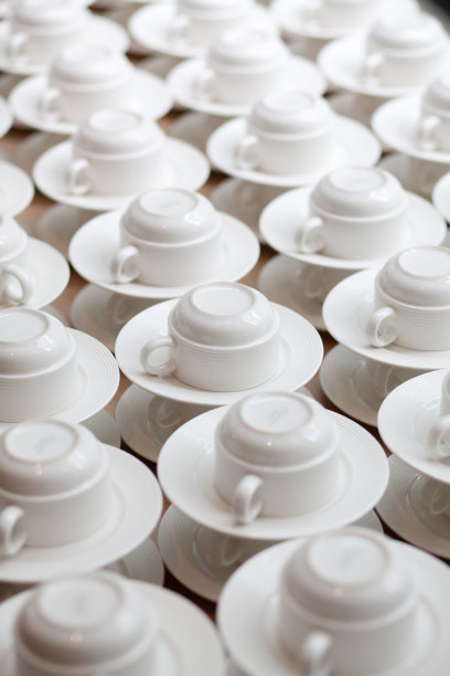 成排的杯子图片下载