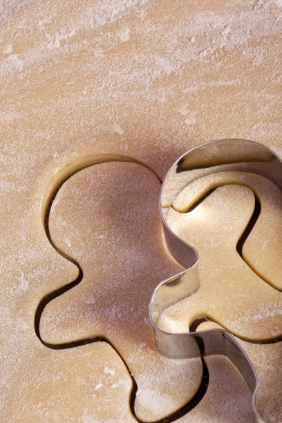 姜饼男在切饼干图片下载