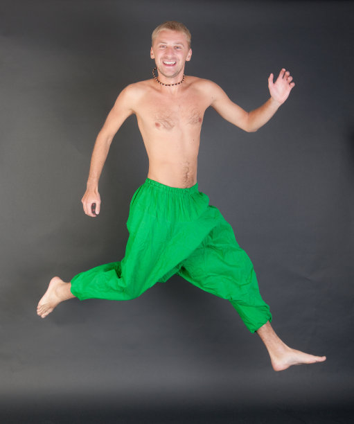 跳跃的人图片下载