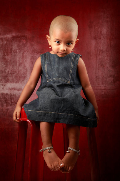 光头女孩图片下载