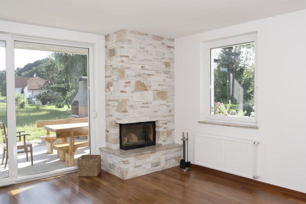 客厅里有壁炉图片下载