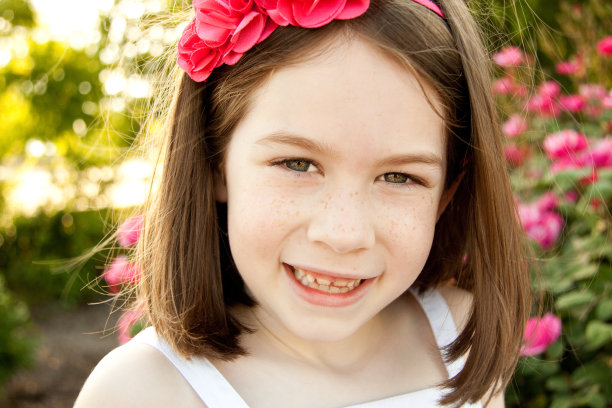 微笑的女孩图片下载