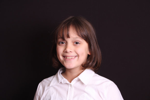 漂亮的年轻女孩图片下载