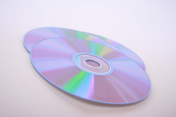 白色背景光盘特写镜头图片下载