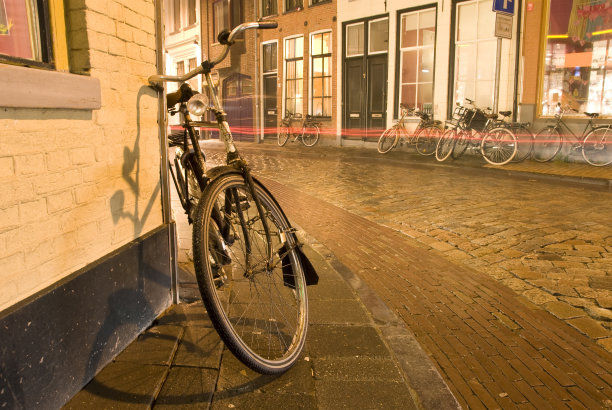 夜晚的老街图片下载