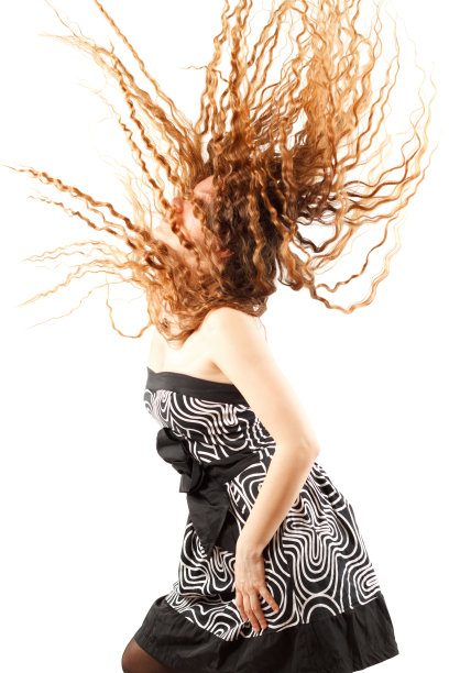 一个长发飘摇的俄国女人图片下载