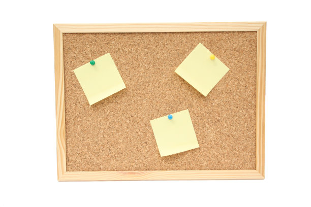 木质软木板与便利贴图片下载