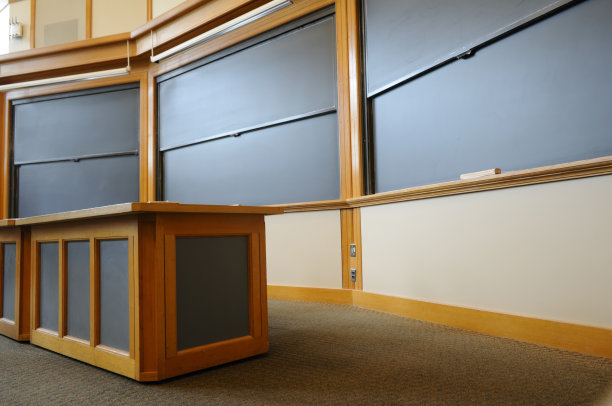 大学的教室图片下载