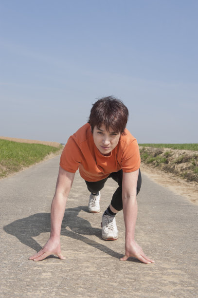 成熟的慢跑的女人图片下载