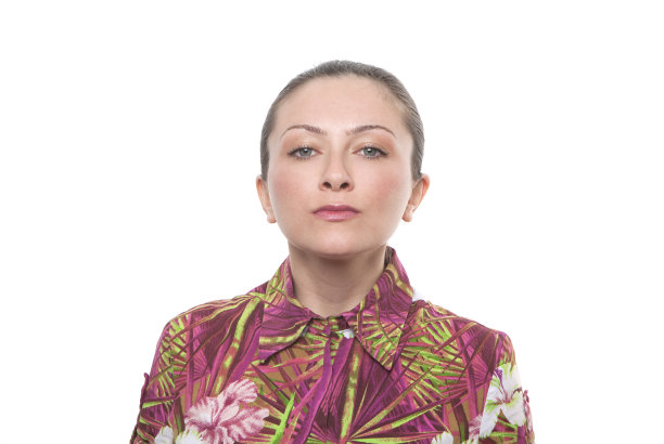 高贵的女性模特与多色衬衫图片下载