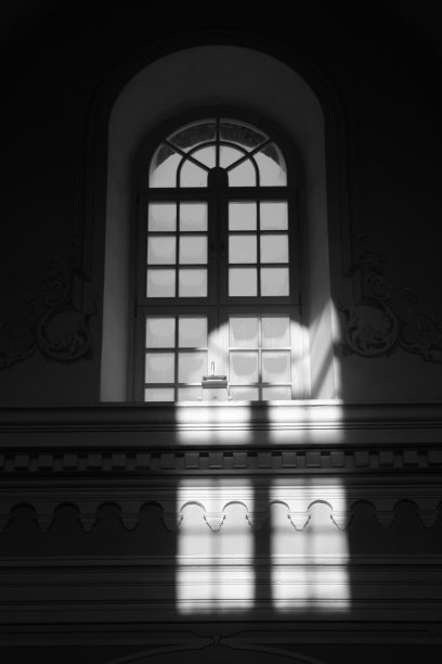 教堂的窗户图片下载