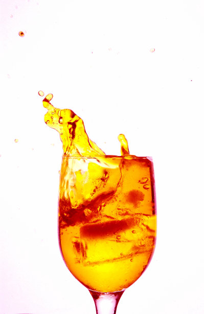 玻璃飞溅图片下载