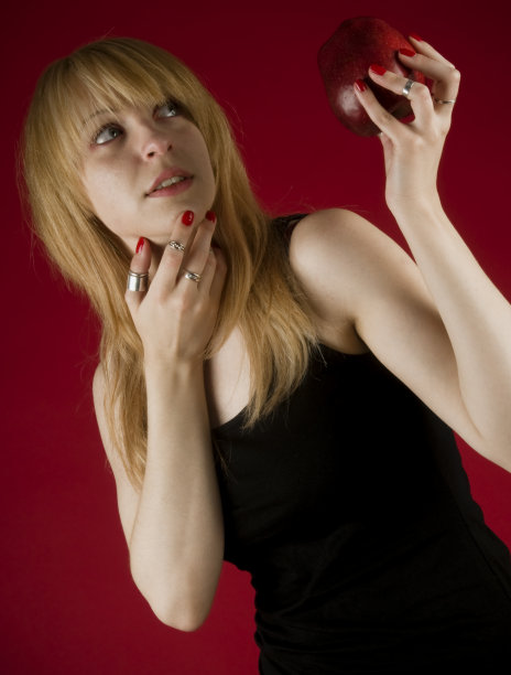 红苹果女孩图片下载