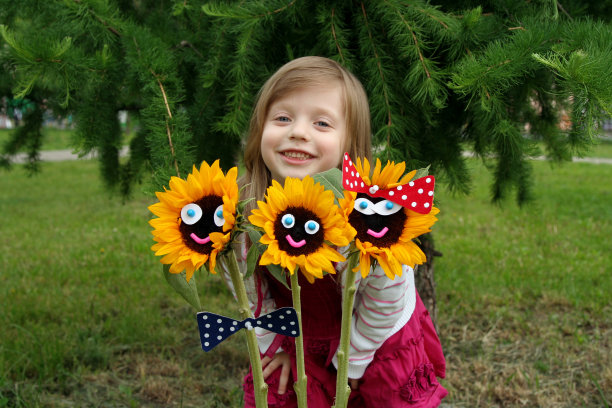 幸福的微笑的家庭图片下载