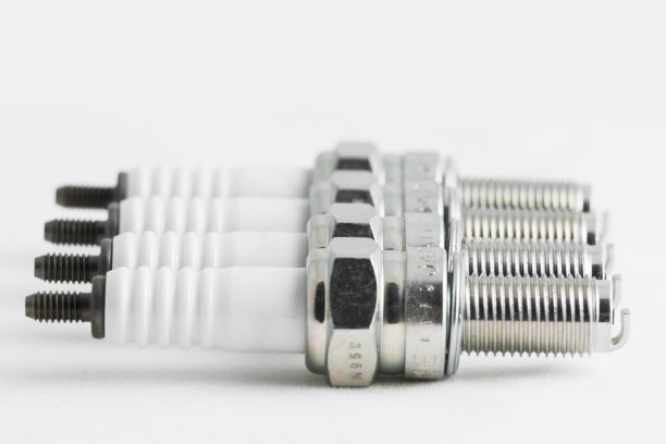 四个火花塞图片下载