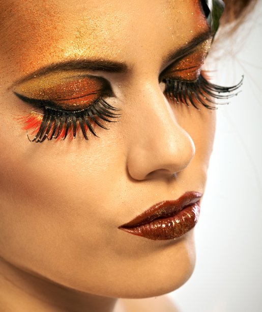 美女拍女人在秋天化妆图片下载