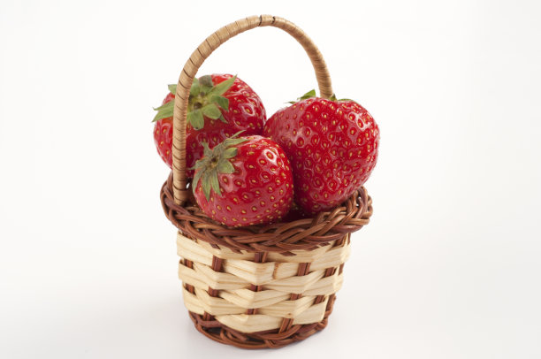 草莓篮子图片下载